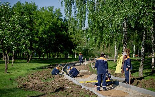 Благоустройство двух парков с зонами отдыха у воды в Москве завершится к сентябрю