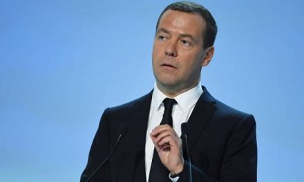Медведев ожидает, что регионы усилят ответственность за неухоженные здания и пустыри