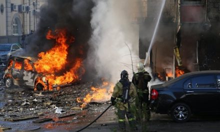 Стройнадзор выявлял нарушения в здании сгоревшего отеля в Ростове — источник