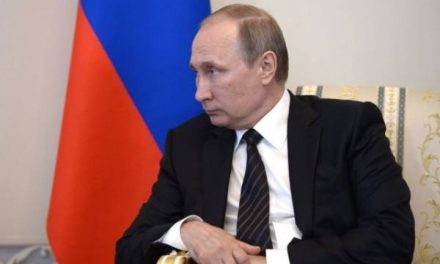 Путин потребовал навести порядок в системе оплаты ЖКХ