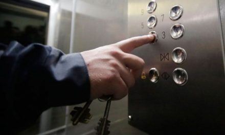 Подъём — за деньги. Появятся ли в России платные лифты?