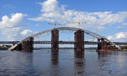 Долгая дорога на Троещину. Подольский мост в Киеве строят уже 25 лет