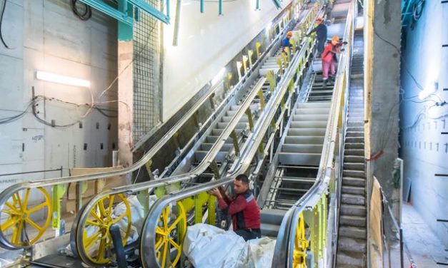 Станция откроется до конца года. Начат монтаж эскалаторов на «Беломорской»
