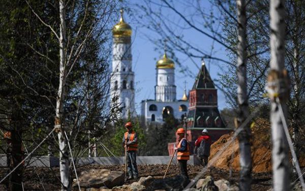 Парк Зарядье в центре Москвы открывается для посетителей в субботу